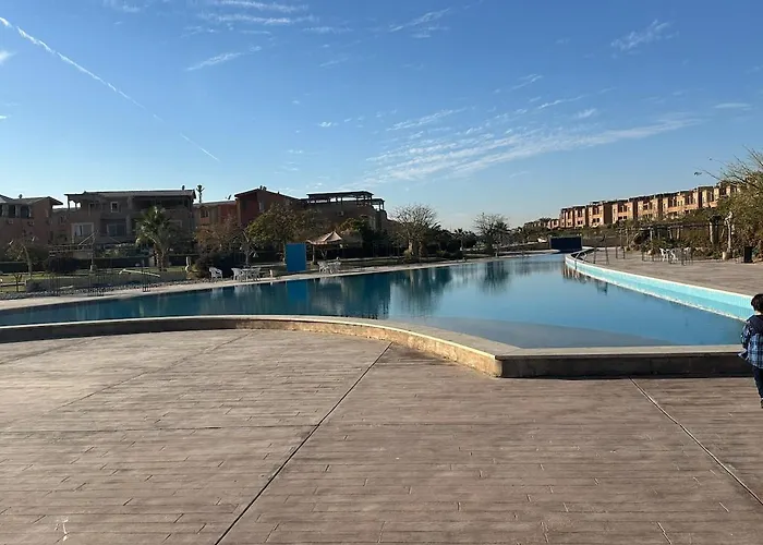 Cozy With Stunning Views Ain Sokhna